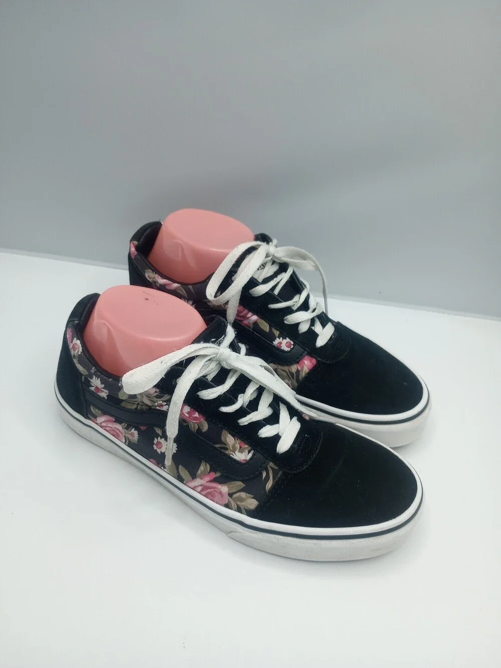 Vans Old Skool Ward Black & Flower Shoes Size 8.5 Low Top Skateboarding Sneakers